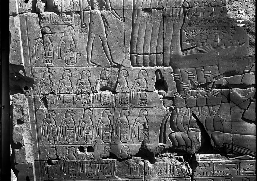 Dettaglio della decorazione del VII pilone, lato sud, costruito da Tutmosi III. 