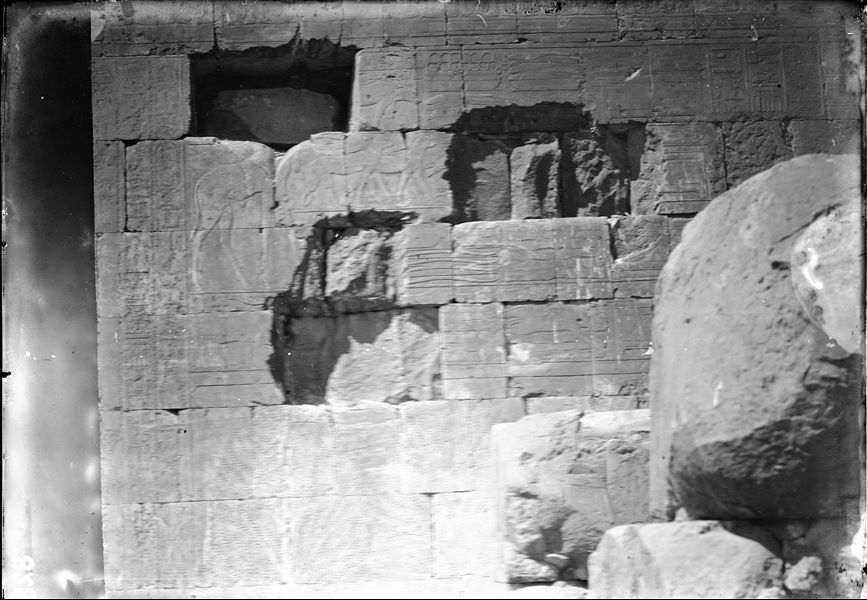 South side of the mortuary temple of Queen Hatshepsut at Deir el-Bahari. Wall scene from the portico in the middle terrace depicting a tribute scene in the land of Punt. 