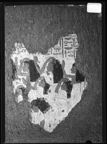 Left sidewall from the chapel of Maya. In the upper register, a wall fragment depicting eight female mourners who grieve over the death of Maya. Schiaparelli excavations.