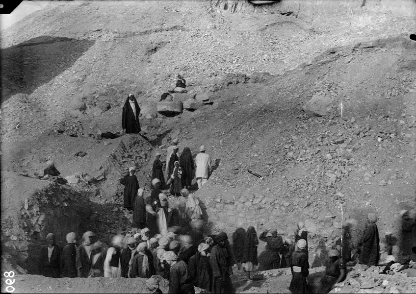 Excavations along the mountain, behind the temple of the goddess Hathor. Schiaparelli excavations. 