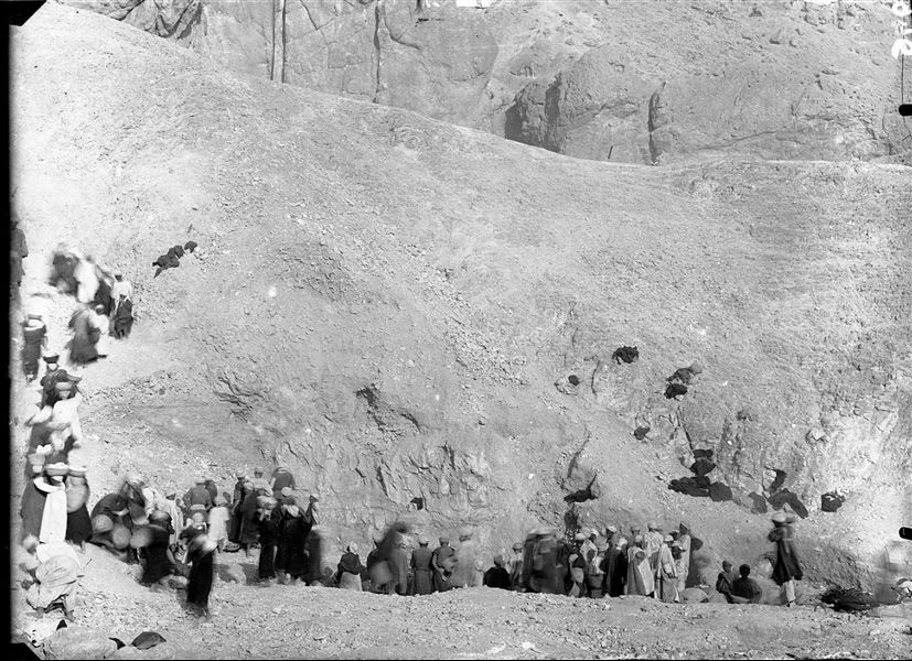 Excavations in the northern area of the necropolis, to the right of the temple of the goddess Hathor. Schiaparelli excavations. 