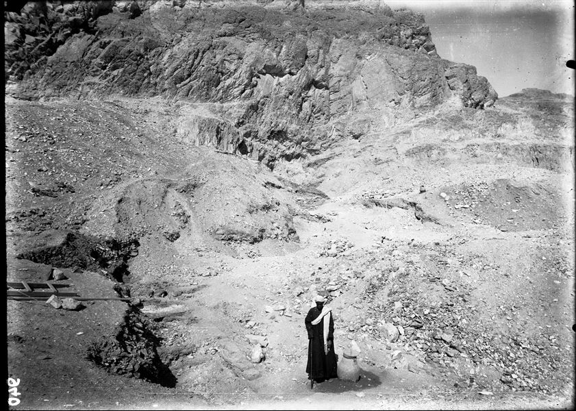 Excavations to the right of the temple. Two jars were found in this location containing 33 rolls of Demotic and Greek papyri, housing administrative texts dated between 171 and 104 B.C.E. The discovery took place around the middle of March 1905 by Roberto Paribeni, who was part of the mission that year. Schiaparelli excavations. 