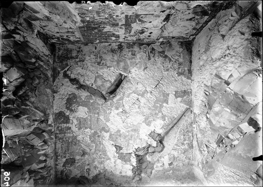Wall from the antechamber, the tomb of Penbuy and Kasa (TT10). The wall is quite damaged. 