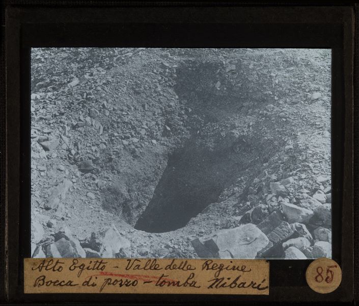 Opening of the shaft leading to the tomb of Nebiri (QV 30) in the Valley of the Queens.