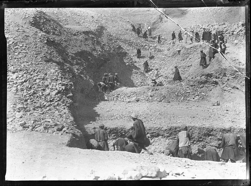 Excavations presumably in the Valley of the Queens. Schiaparelli excavations.