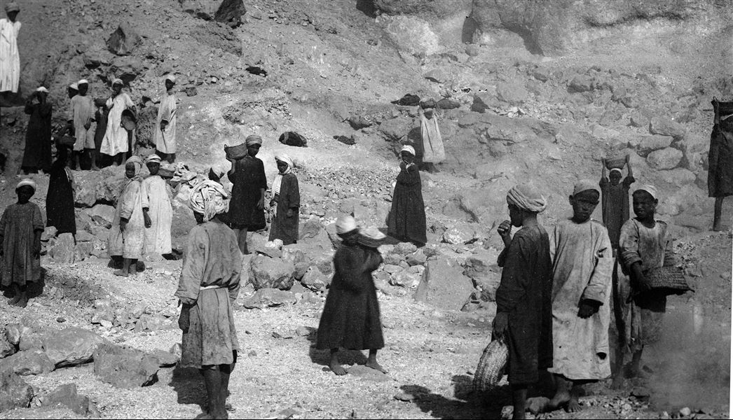 Excavating, presumably near the Valley of the Queens. Schiaparelli excavations.
