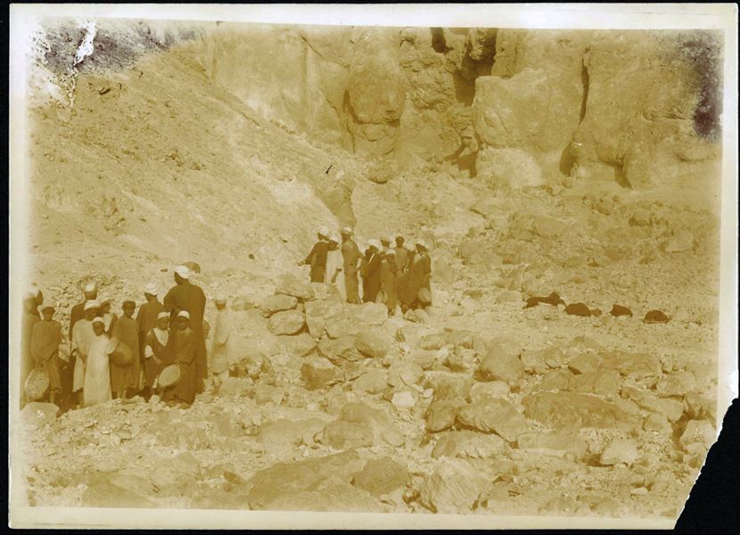 Excavations and investigations in the Valley of the Queens, near a dam erected to redirect a stream (from the original caption), in the area at the end of the valley, near the tomb of Amonherkepeshef (QV 55). Schiaparelli excavations. 