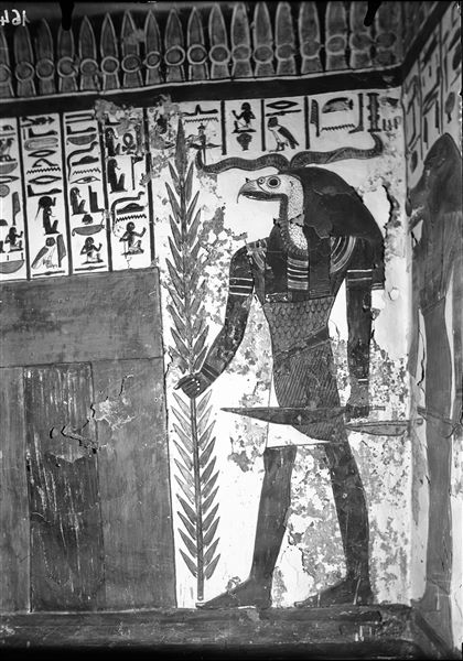 Burial chamber, south-west corner, scene 29. The representation of Spell 144 of the Book of the Dead continues. The first portal, which Nefertari must pass through, can be seen as well as two of her guardians (the third is not visible here).