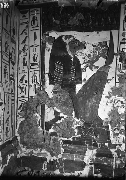 Burial chamber, south wall, east side, scene 33. Continuation of the text from Spell 146 of the Book of the Dead. The second gate and its lion-headed guardian can be seen. 
