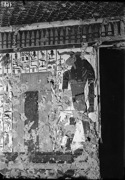 Burial chamber, north wall, scene 31. The last portal is shown, as well as a guardian and the final part of Spell 144 of the Book of the Dead. On the right is the access to the north annex.