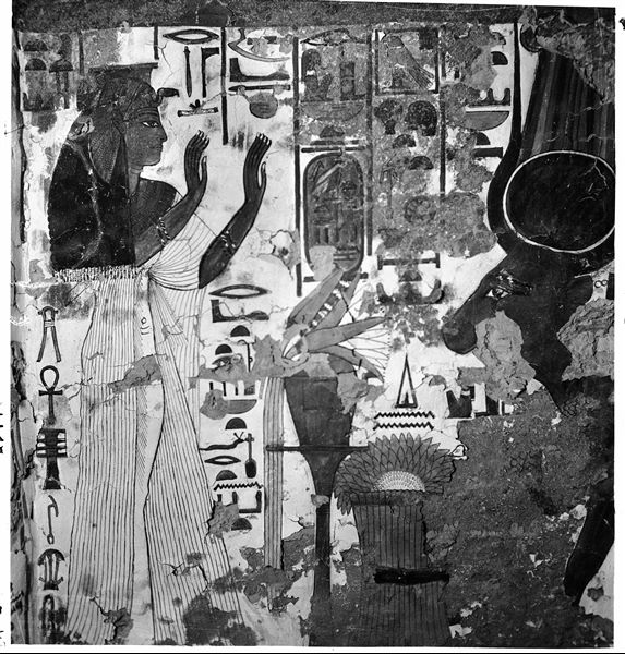 Second eastern annex, north wall, scene 37. Nefertari is represented in the act of worshipping Hathor in her animal form. In the middle, an altar with offerings.