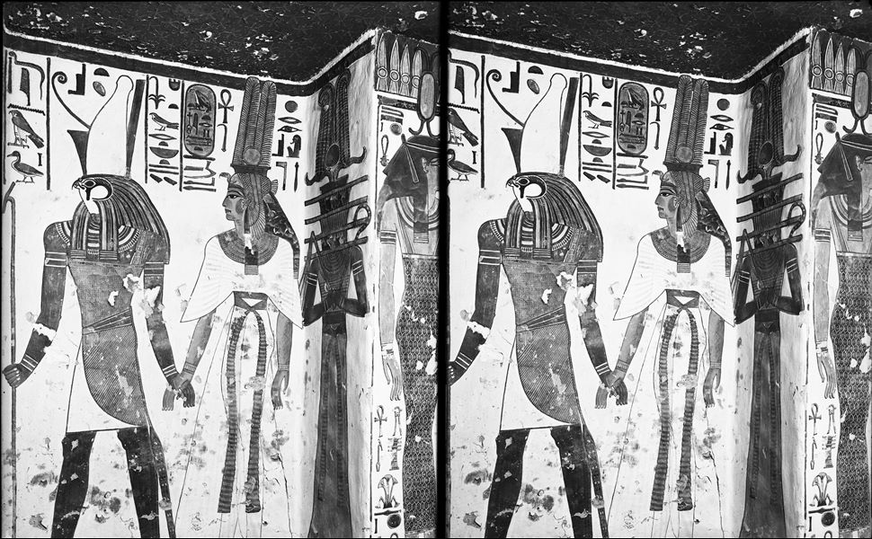 South-west corner of the vestibule, scenes 6 and 7. On the right: the goddess Neith facing the vestibule (scene 6). In the centre on the west wall, south side: the representation of the god Osiris with his head in the form of a Djed pillar with the Atef crown. On the left, south wall: the god Horus with the double crown or Pschent leads Nefertari by the hand (scene 7).