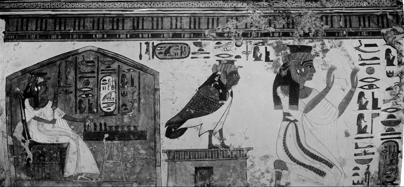 Interior of the tomb of Nefertari, antechamber, scene 2: upper register representing the queen playing senet, her Ba on a small temple and the queen (again) in the act of adoration.