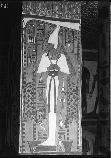 View of pillar A, side d, from the burial chamber. The god Osiris is represented, facing the access corridor to the chamber.