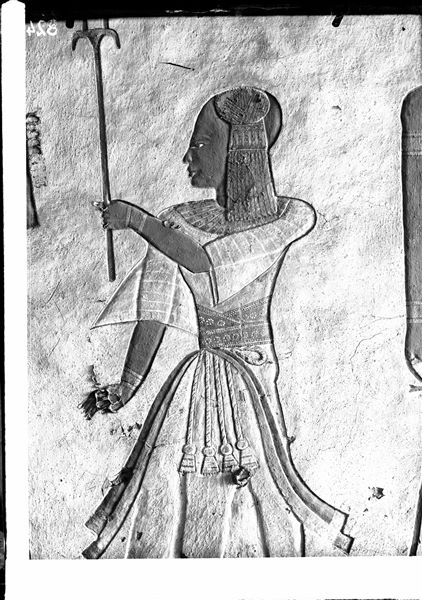 Parete ovest del vestibolo (scena 5) della tomba di Khaemuaset (QV44), è rappresentato il giovane principe Khaemuaset, figlio di Ramesse III. Scavi Schiaparelli. 