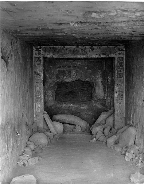 Corridor from the tomb of Queen Isis (also known as Iset Ta-Hemdjert) (QV51), wife of Ramesses III. ​​Schiaparelli excavations. (Original label: tomb of Queen Isit from the 20th Dynasty). 