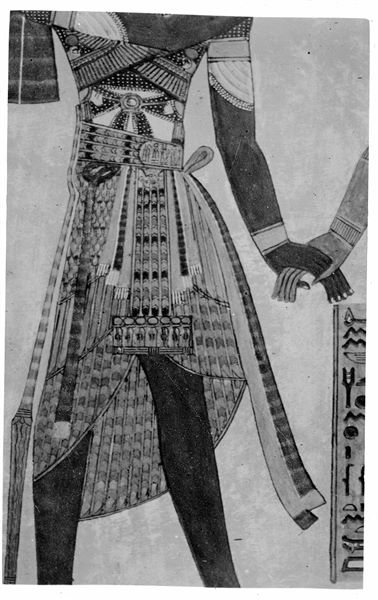 Dettaglio della parete sud (di fondo) dell'anticamera della tomba di Amenherkhepeshef (QV55), lato sinistro. È rappresentato il faraone Ramesse III, con un elaboratissimo vestito, che dà la mano alla dea Iside. Scavi Schiaparelli.  