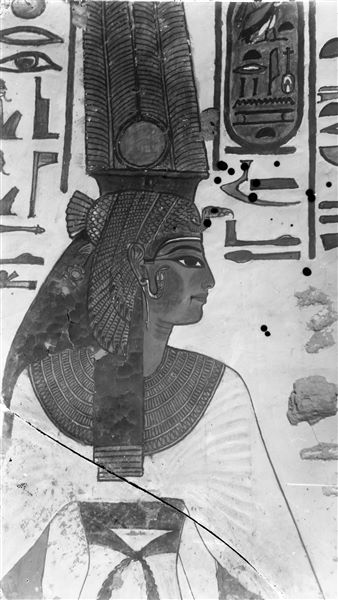 Vestibolo, parete nord, scena 10. Dettaglio della figura di Nefertari.