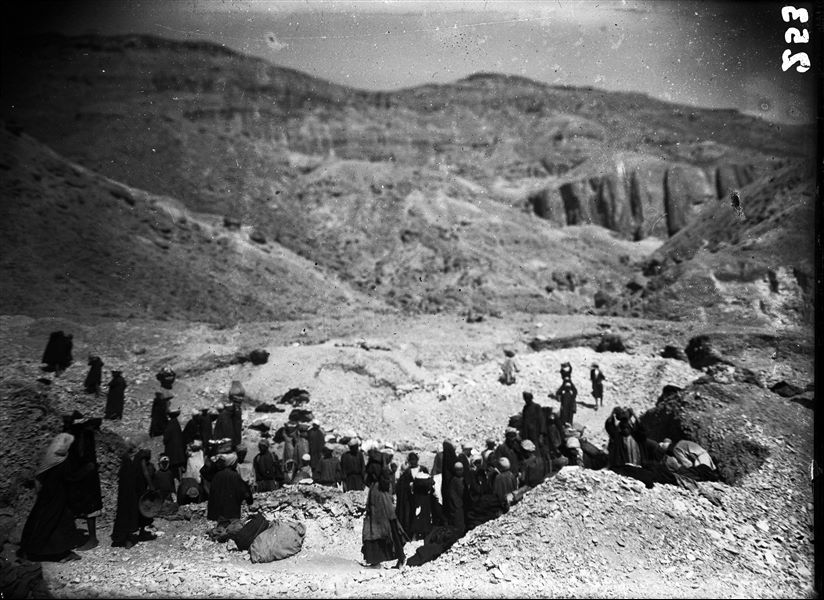 Workers excavating in the large valley adjacent to the Valley of the Queens. Schiaparelli excavations.