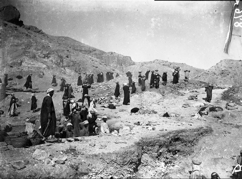 Excavating, presumably near the large valley adjacent to the Valley of the Queens. Schiaparelli excavations.