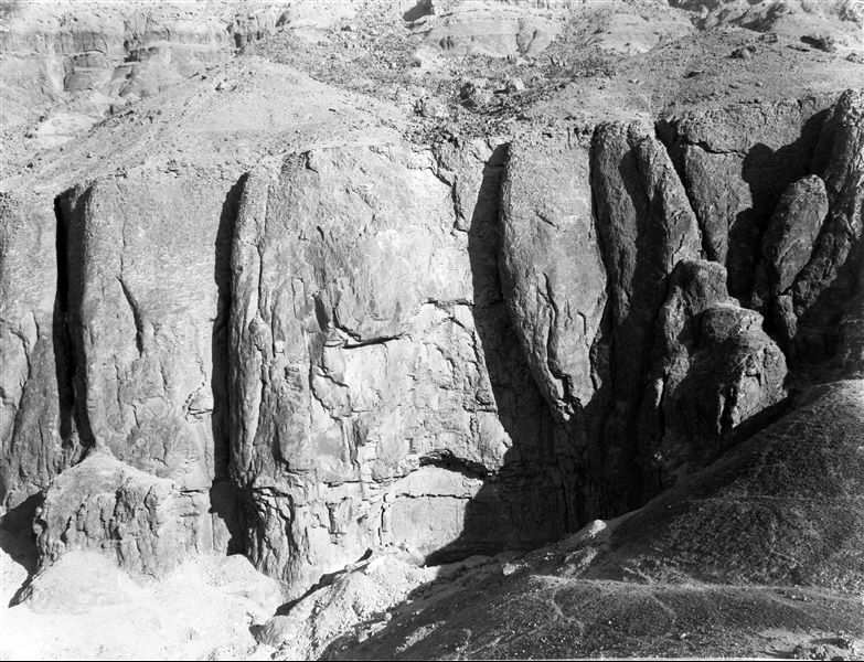 Veduta del vallone attiguo alla Valle delle Regine. Scavi Schiaparelli.