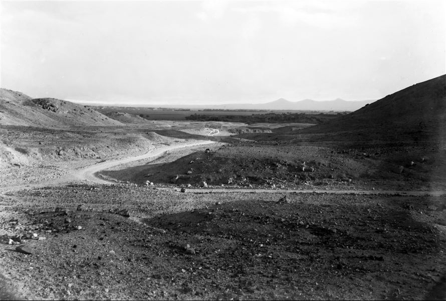 View of the plain in front of the entrance leading to the Valley of the Queens. Schiaparelli excavations.