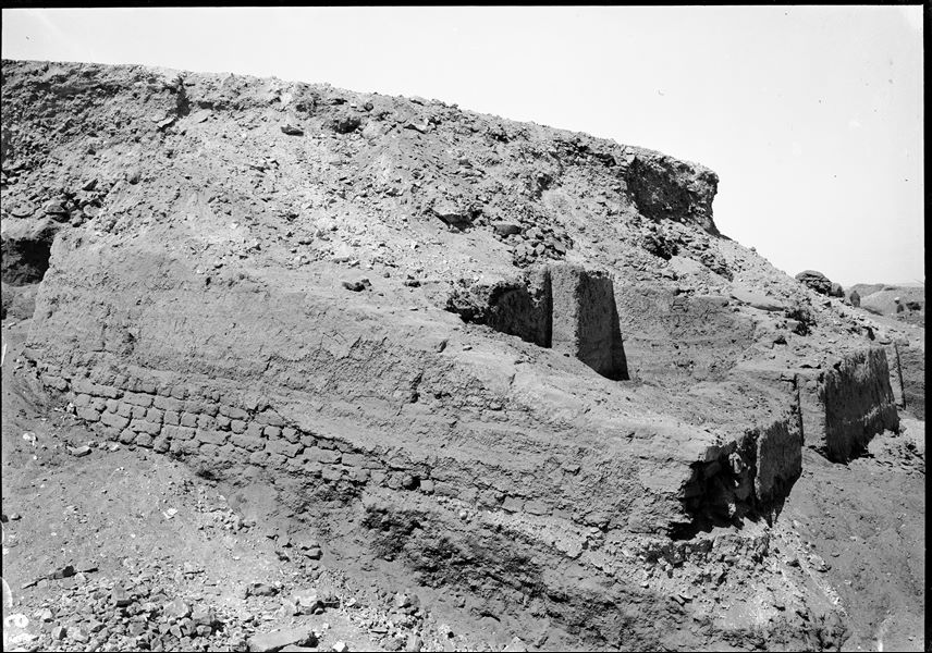 Northern Necropolis. Excavating a mastaba on the top of the hill. Schiaparelli excavations. 