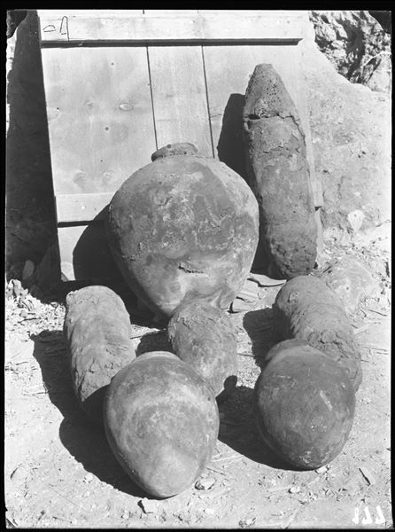 Tomb of Iti. Before being packed for transport, the objects were inventoried and photographed, often in groups. Visible in the picture are several vases from Iti’s grave goods. From top to bottom and left to right: ​​S.13752 - 13740; S.13750 - ? - – 13751; S.13743 – 13742. Schiaparelli excavations. 