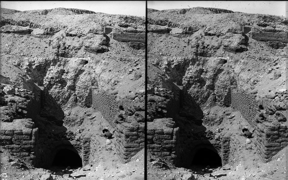 Northern necropolis. Remains of mud-brick structures bordering a room with access to a descending gallery in its centre. Schiaparelli excavations. 