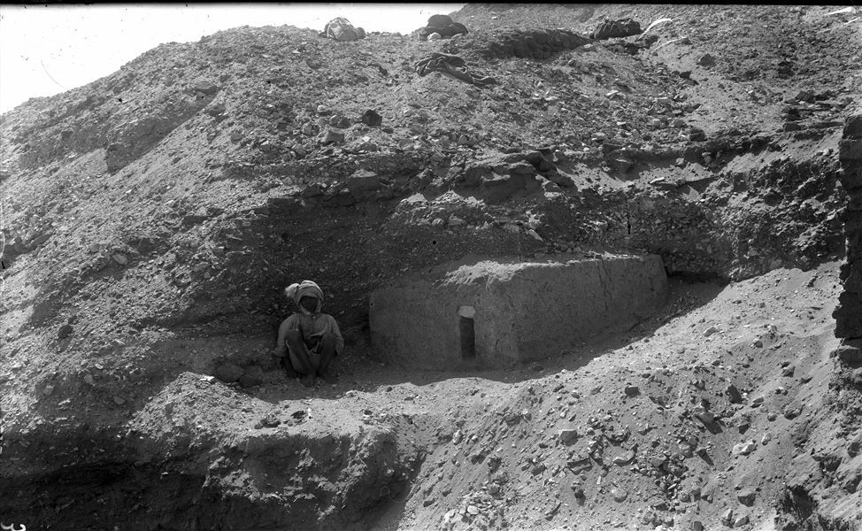 Northern necropolis. A small burial structure in the form of a mastaba. Schiaparelli excavations. 