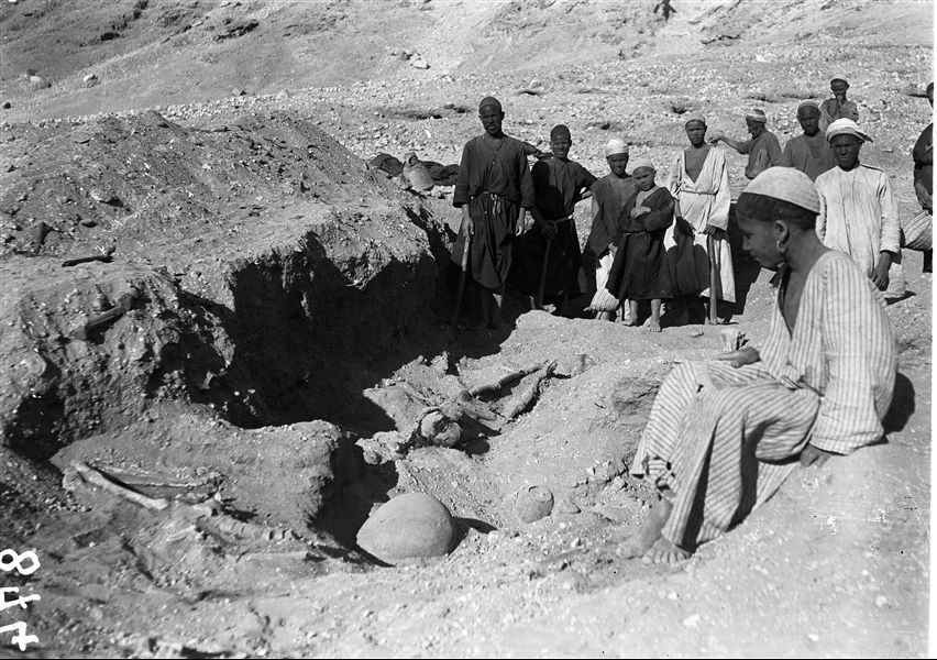 Burials in the plain to the east of the north hill. Discovery of scattered burials with grave goods. Schiaparelli excavations. 