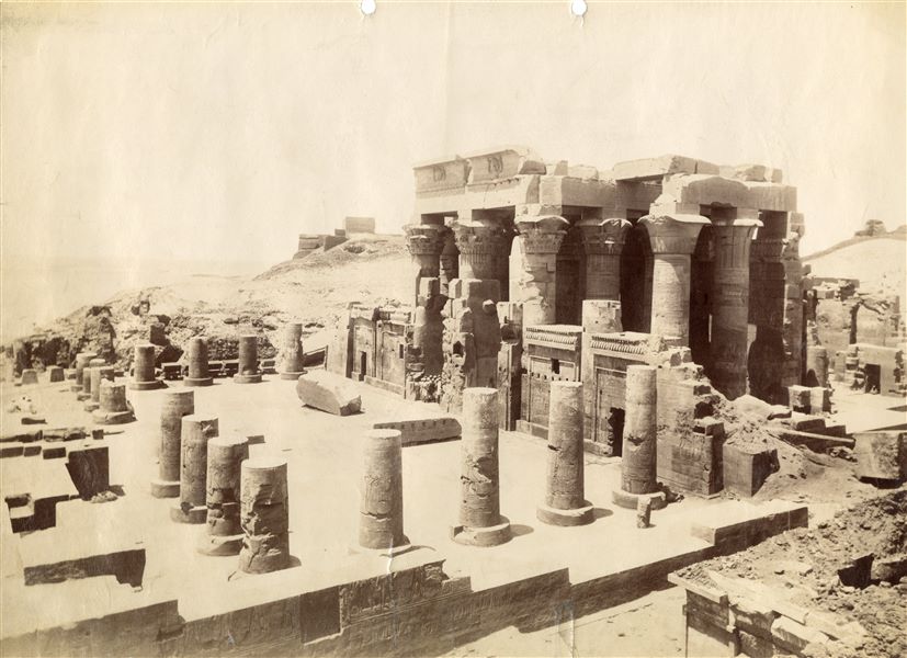 Southern view of the remains of the courtyard (left) and external hypostyle hall (right) from the Temple of Sobek and Haroeris at Kom Ombo. 