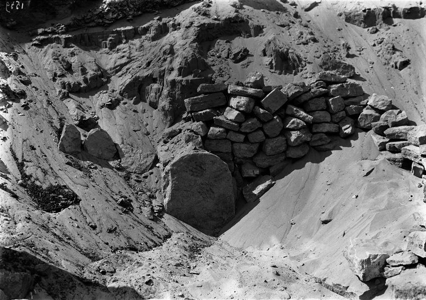 Excavation of a burial, during excavations in Qubbet el-Hawa. Schiaparelli excavations.