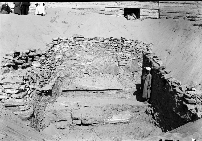 View of the area in front of the tomb of Mekhou (QH 25), of which above, the entrance can be seen. Schiaparelli excavations.