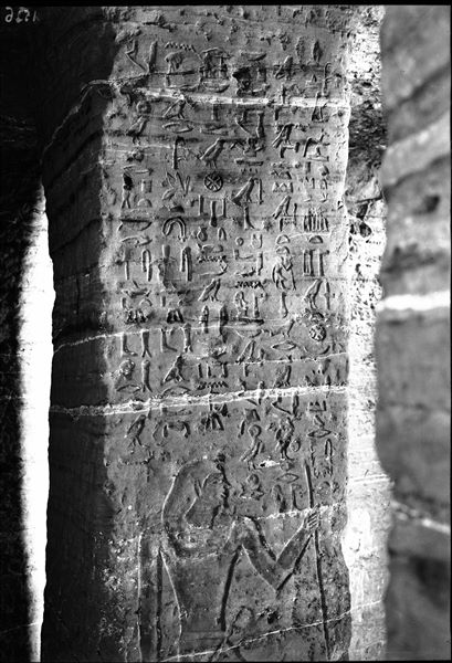 View of pillar IV, south side, inside the tomb of Herkhuf (QH 34n). Schiaparelli excavations.