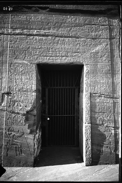 View of the entrance to the rock-cut chambers in the tomb of Sarenput I (QH 36). Schiaparelli excavations. 