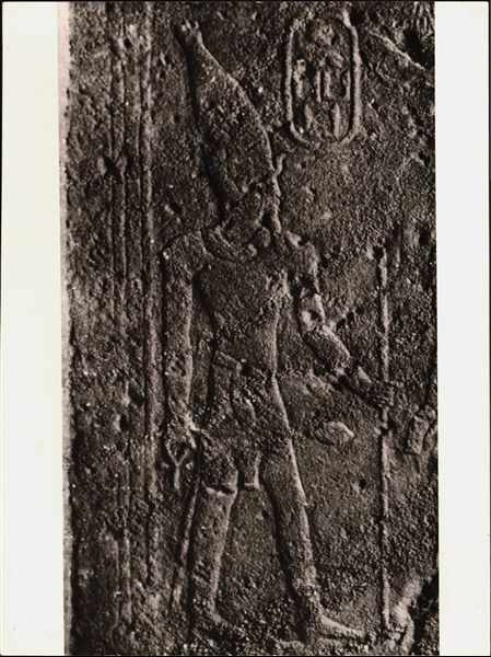 Fotografia di un dettaglio di una parete interna del tempio di Ellesiya nella sua posizione originale, in Nubia, poco prima che l’acqua del Nilo iniziasse a crescere a causa della costruzione della diga di Assuan, che avrebbe sommerso la zona. Fotografia scattata poco prima dello spostamento del tempio, nella metà degli anni ’60.