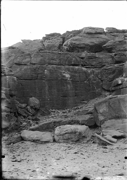 Inscription and rock-carved representation of Mentuhotep II in the area of Shatt el-Rigal near Gebel el-Silsileh. On his right are his father Intef III, and the treasurer Khety, and on his left Queen Iah, the mother of Mentuhotep II. 