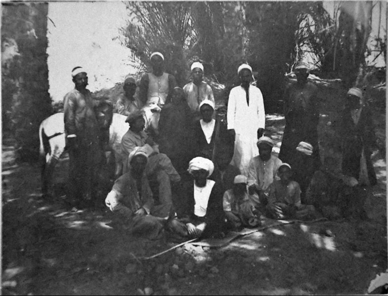 Group of workers for the Italian Archaeological Mission, with a member of the mission, possibly Benvenuto Savina. Angelo Sesana Archive. 