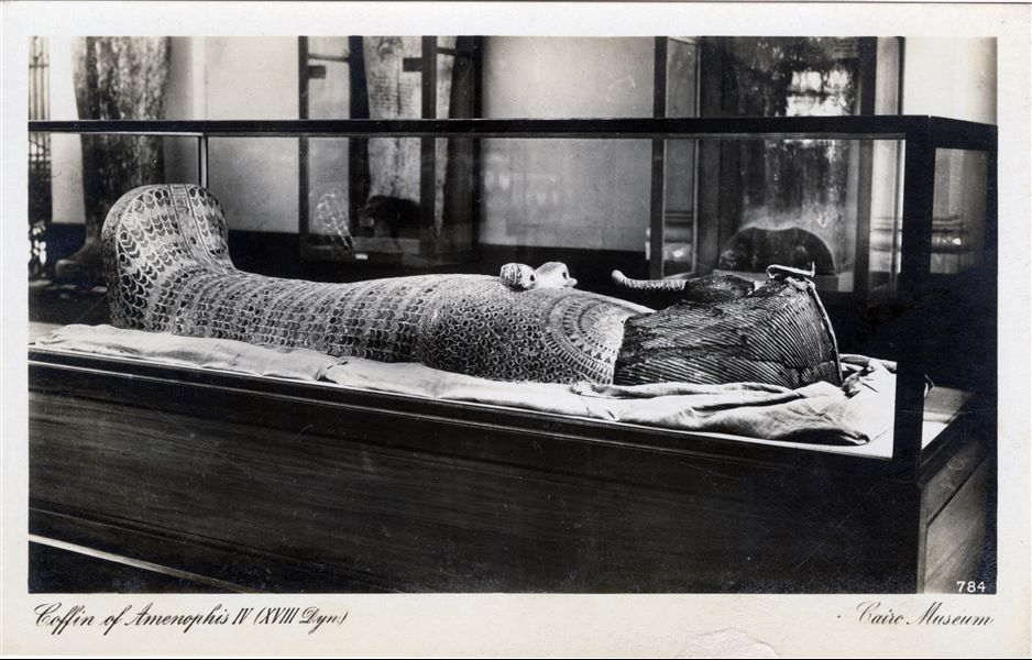 Gallery in the Egyptian Museum in Cairo. Coffin of Akhenaton, the “heretic” Pharaoh. 18th dynasty. Album “Cartes postales” (Postcards).
