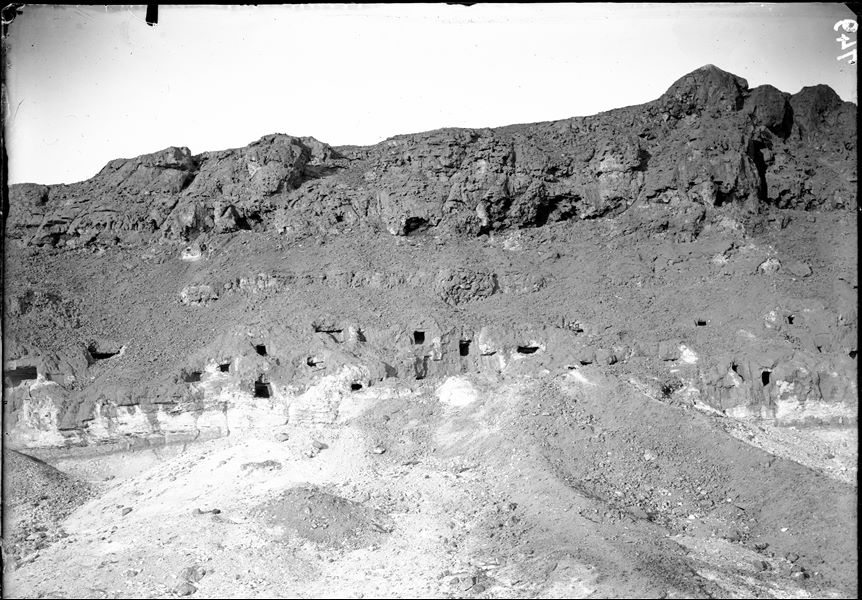 Partial view of the rock-cut tombs of Deir el-Gebrawi. This photograph was taken by moving the frame of the camera a little to the right with respect to the previous image, while maintaining the same vertical axis. Compared to the two previous photographs, this image has a slightly different vertical inclination (upwards), therefore not completely matching the previous shot.