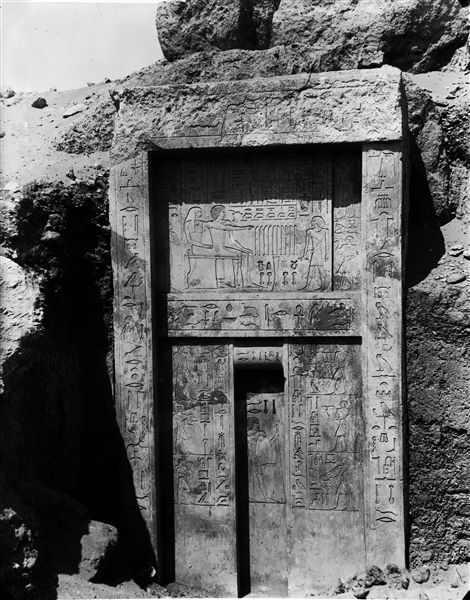 Falsa-porta dalla mastaba di Medunefer (Cairo EMC CG 57123). Scavi Schiaparelli.