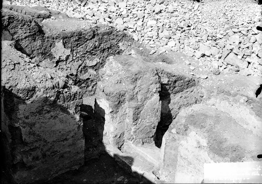 Mastaba di Iteti, costruzioni annesse viste dall’alto vicino alla stele-soglia d’ingresso (da didascalia originale). Scavi Schiaparelli.