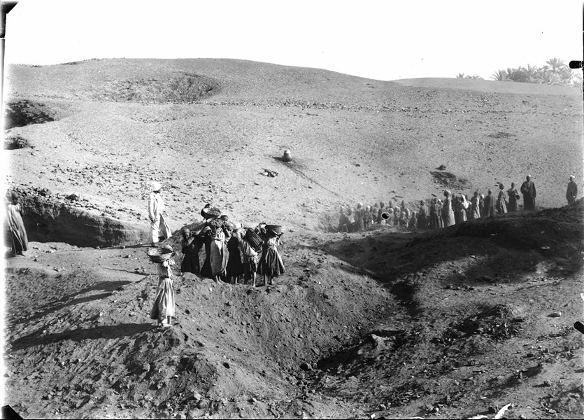 Excavating on the site. Schiaparelli excavations. 