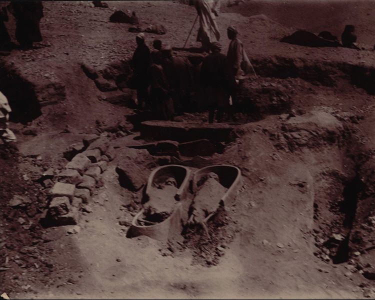 Discovery of two terracotta coffins with the deceased still inside, from the Greco-Roman period. Schiaparelli excavations