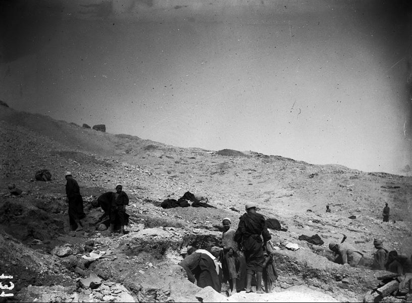 Excavation area between the tombs of Ibu and Wahka II. Schiaparelli excavations.