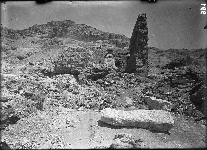 Architectural remains to the east (left) of the tomb of Wahka II. Schiaparelli excavations.