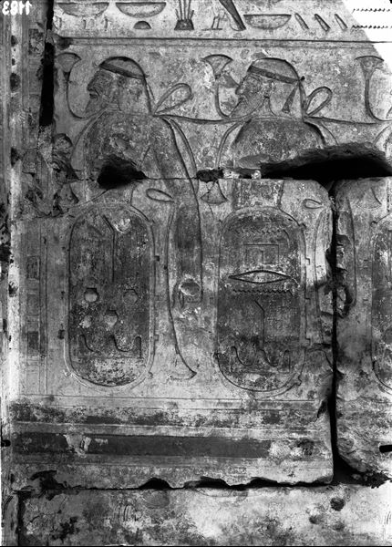 Dettaglio del I pilone del tempio di Ramesse II ad Abido.